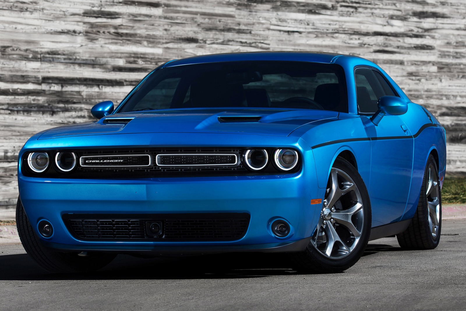 2016_Dodge_Challenger_SXT