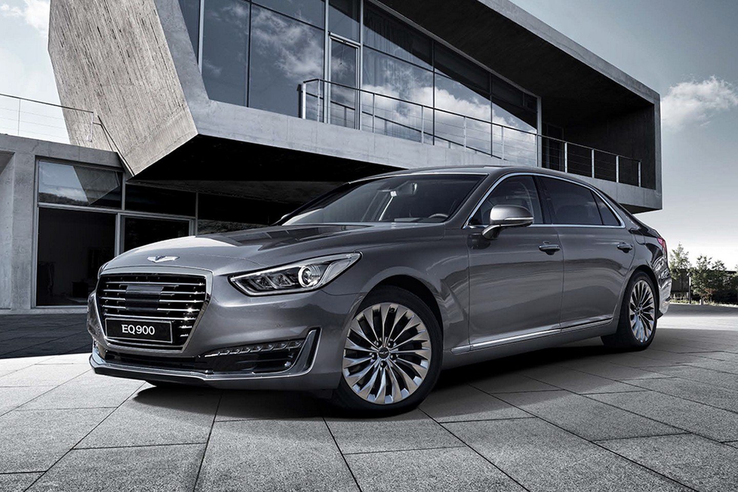 2017-Hyundai-Genesis-G90-1