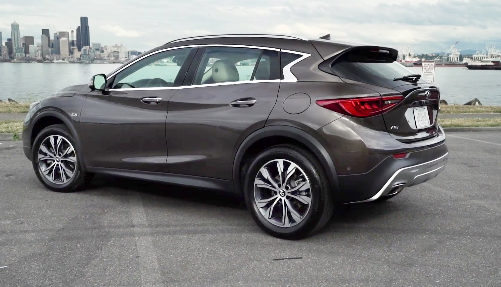 2017-infiniti-qx30- 4