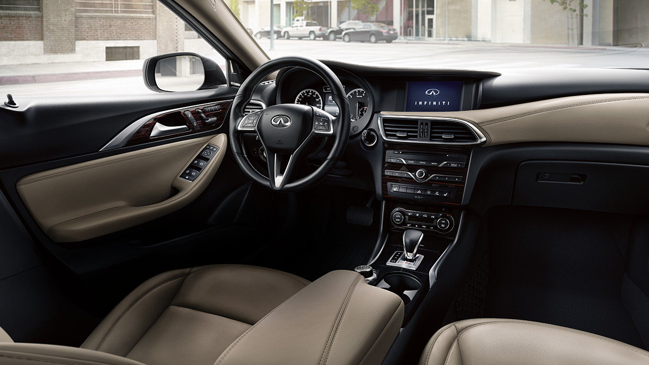 2017-infiniti-qx30- interior-
