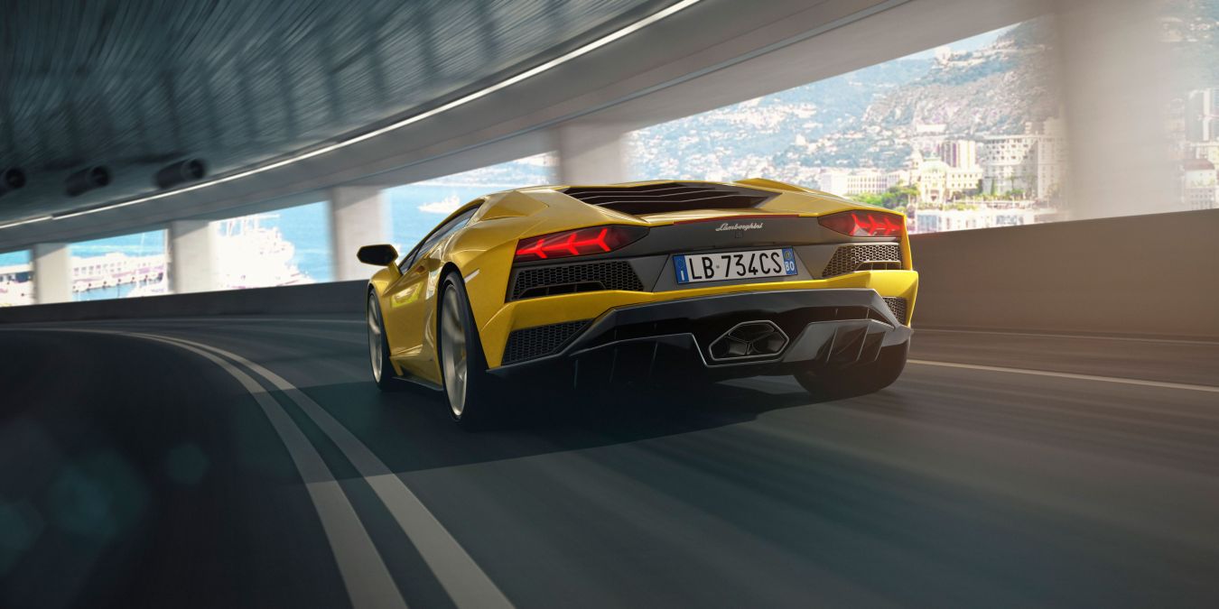 lamborghini-aventador-s-2