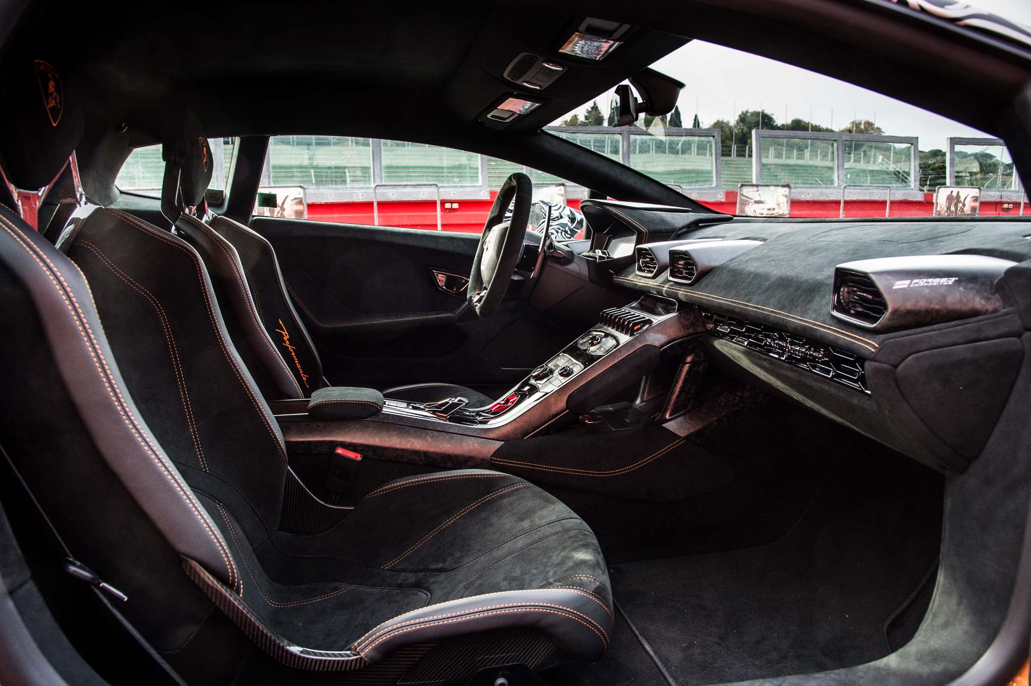 Lamborghini-Huracan-Performante- ..