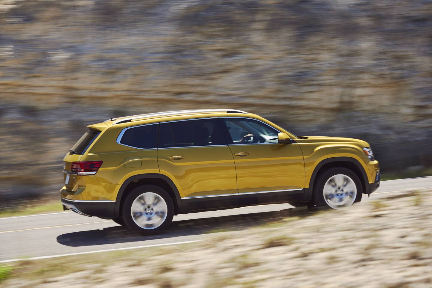 2018-Volkswagen-Atlas-2