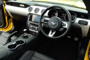 mustang-rigth
