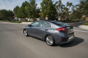 2017-Hyundai-Ioniq-Hybrid- .
