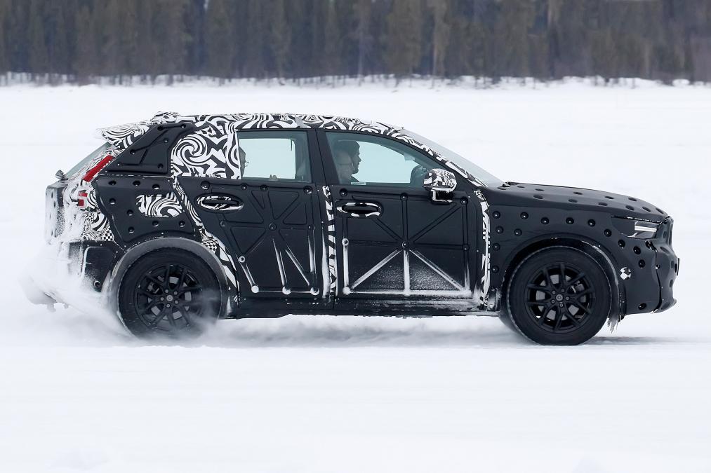 volvo-xc40-2