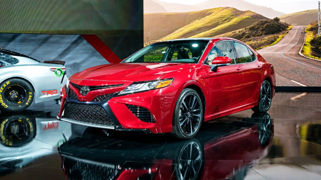 2017-detroit-auto-show-toyota-camry-