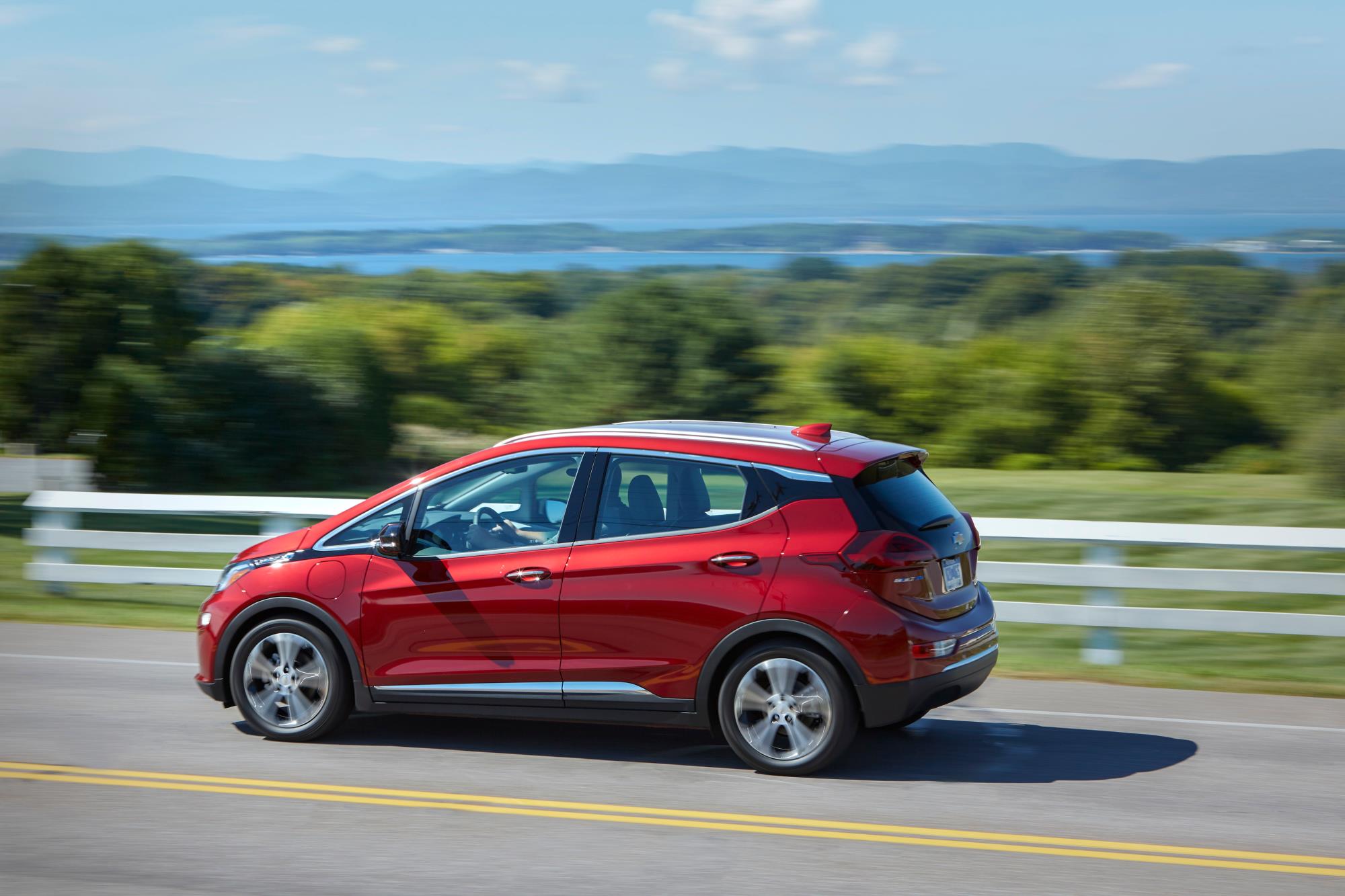 2020-Chevrolet-BoltEV-001