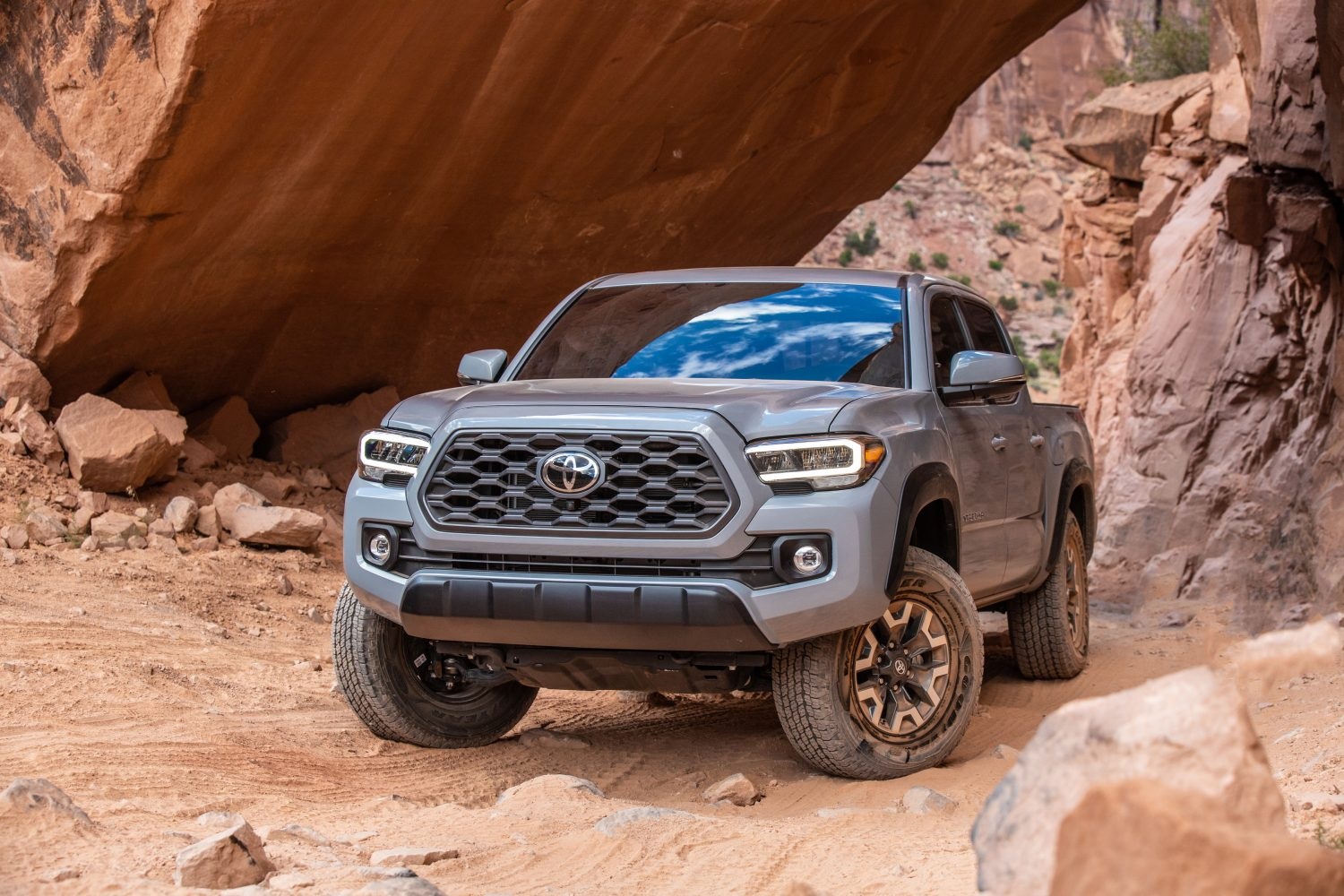 20_Tacoma_TRD_Off-Road_Cement_15-1500x1000