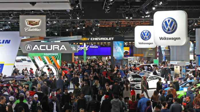 crowd-auto-show-CONTENT-2020