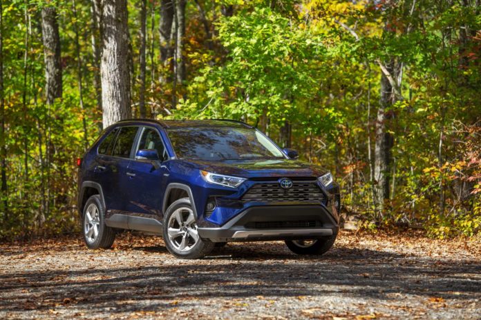 2019-toyota-rav4_100727629_h