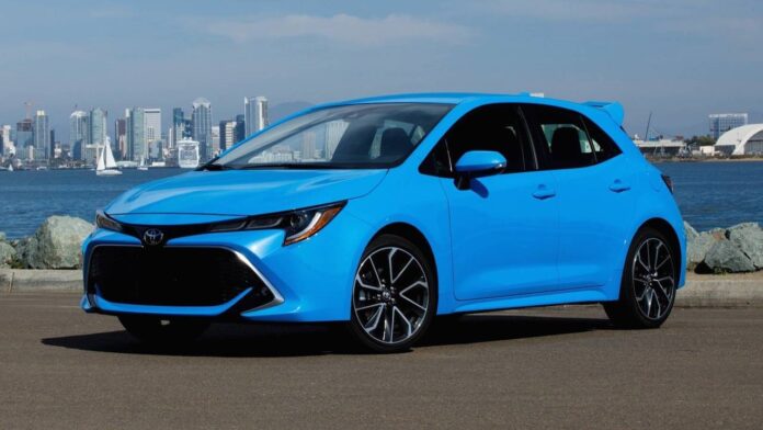 corolla-hatchback-2