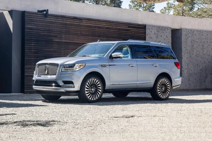 2021_lincoln_navigator_4dr-suv_black-label