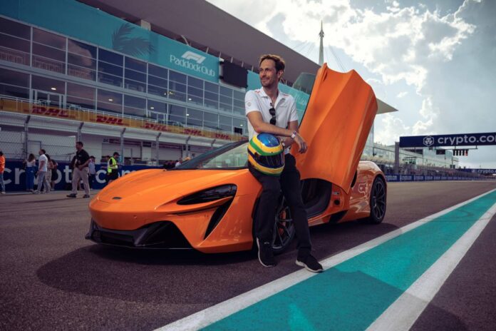 McLarenArturadebutsonMiamiGPcircuitwithBrunoSenna_1